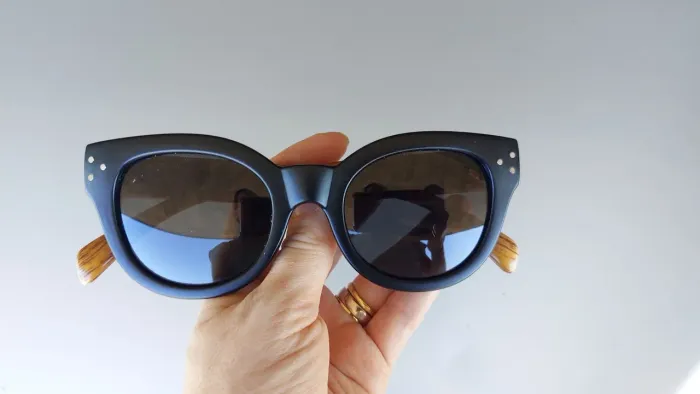 Óculos de Sol Elegantes - Design Moderno