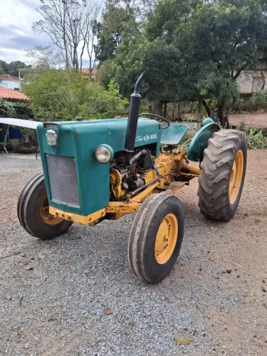 Trator Ford 8BR diesel 