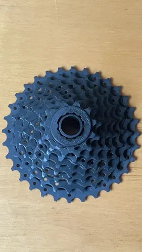 Cassete Sunrace e Shimano 8v 11-32. Novo e usado.
