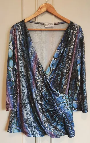 Blusa Cache Coeur Plus Size - NOVA