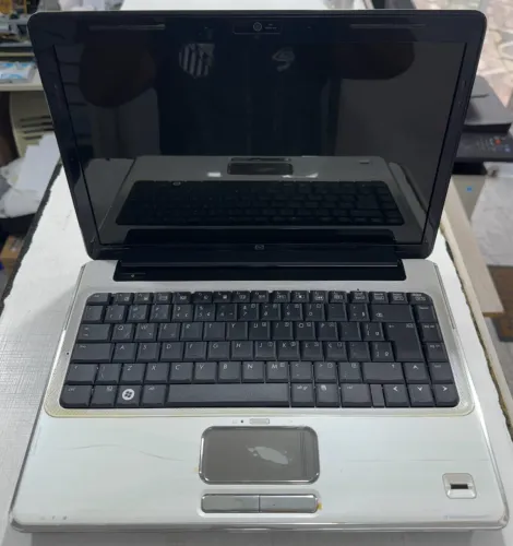 Notebook HP DV4 tela ok carcaça ok sem fonte com bateria.