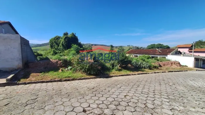 Terreno à venda em Jardim Maria Carolina