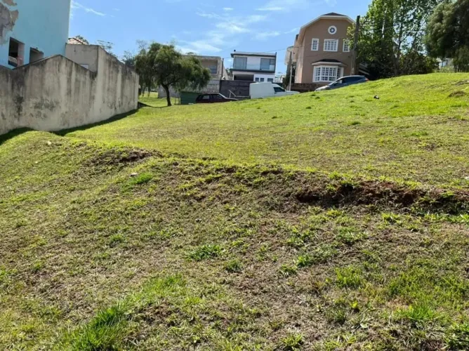 Terreno à venda, 360 m² por R$ 699.900,00 - Valville 1 - Santana de Parnaíba/SP