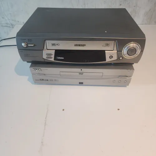 Combo DVD Player e Video Cassete