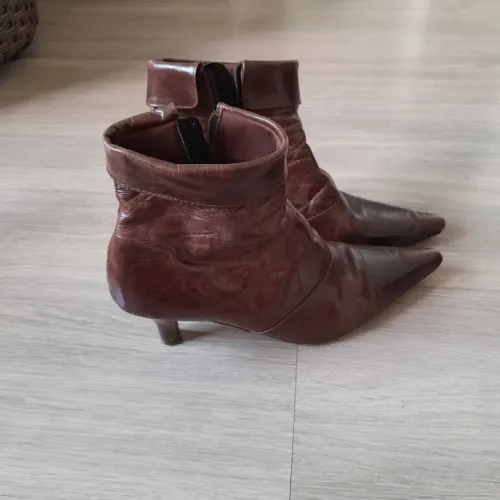 Botas de Couro Marrom