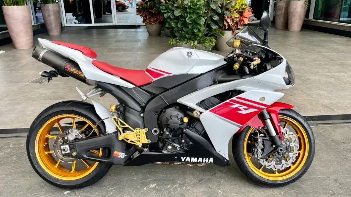 Yamaha R1 Serie especial - troco por Tiger