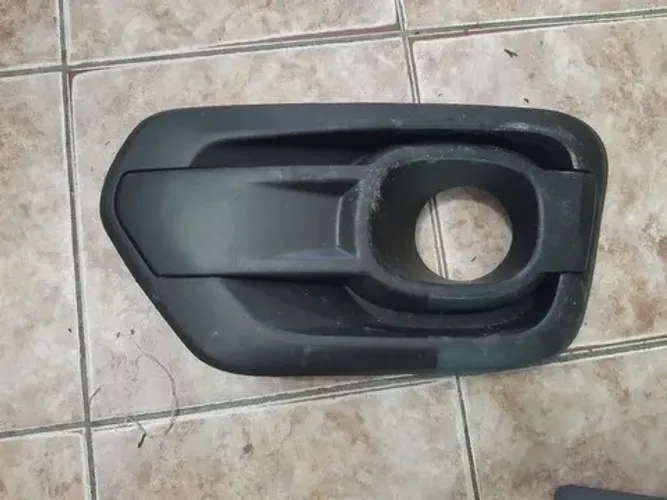 Moldura farol milha kwid outsider 