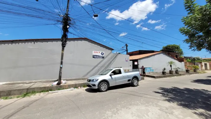 Aluga-se casa de vila com 42m², 1 quarto no Canindezinho, Fortaleza-CE