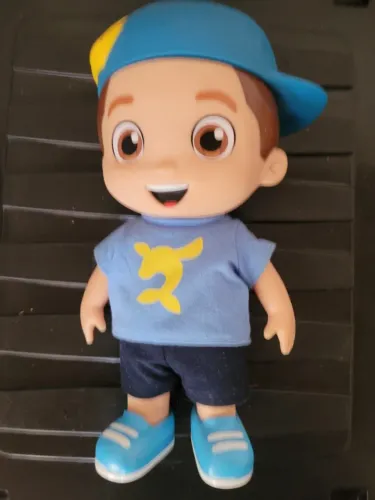 Lucas Neto fala