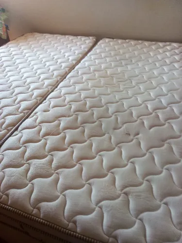 CAMA BOX SOLTEIRO+COLCHAO -CADA UNIDADE 400,00
