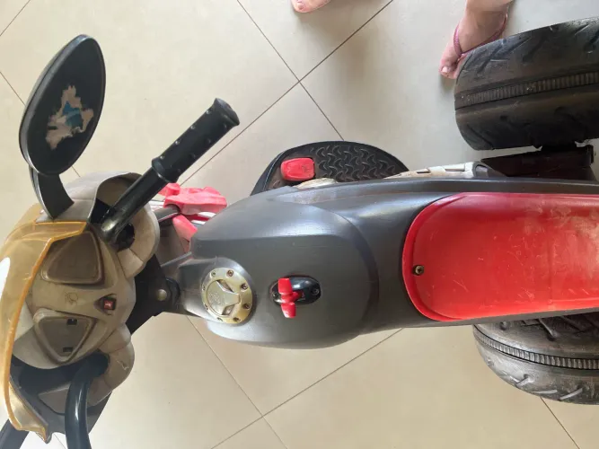 Moto elétrica infantil