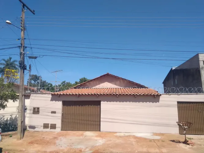 Casa para Locação 3 Quartos, 1 Suite, 2 Vagas, 200M², Parque Trindade, Aparecida de Goiâni