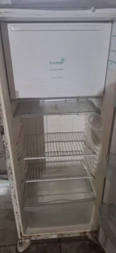 Geladeira consul 300L com defeito
