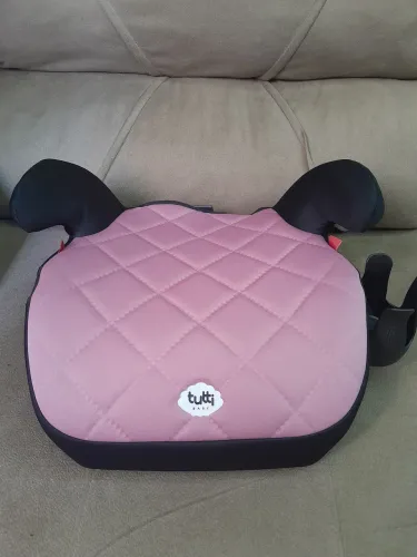 Assento infantil para carro rosa
