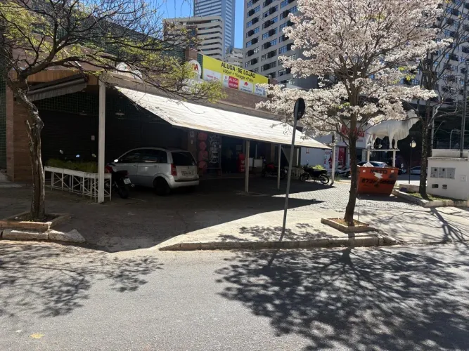 Toldo retrátil