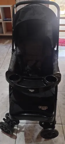 Carrinho de bebê cosco