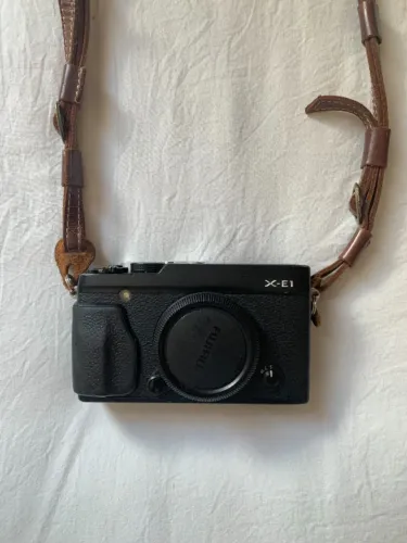 Câmera Fujifilm X-E1 Corpo (Preto)