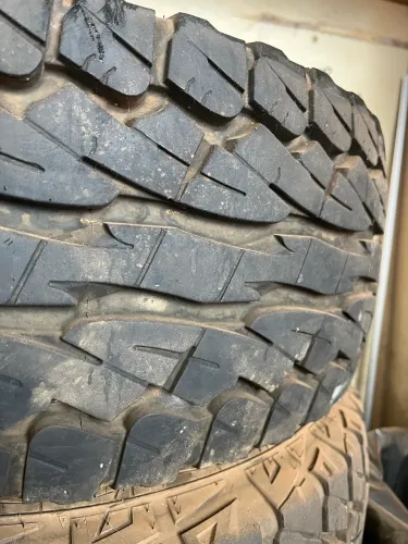 Rodas aro 15 Troller originais com pneus 32?