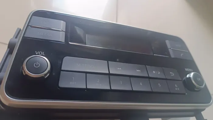 Vendo ou troco Novíssimo Rádio Bluetooth Original Nissan Kicks...2020