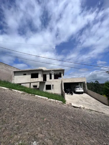 Casa em construção com no Pomar da Serra em Juiz de Fora