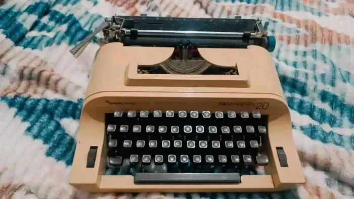Máquina De Escrever Antiga Remington 20 Sperry Rand - Portátil Vintage
