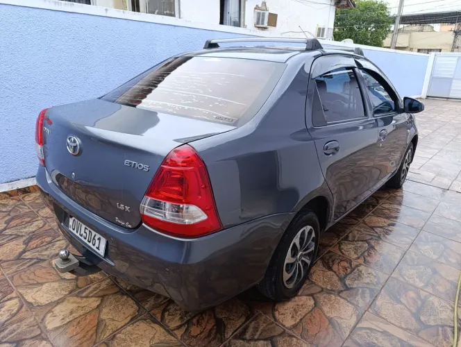 Toyota Etios X Sedan 1.5 Flex 16V 4P Mec. 2014