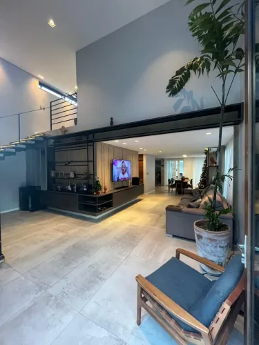 Casa de condomínio para aluguel, 04 quartos, mobíliada, espaço gourmet, churrasqueira em I