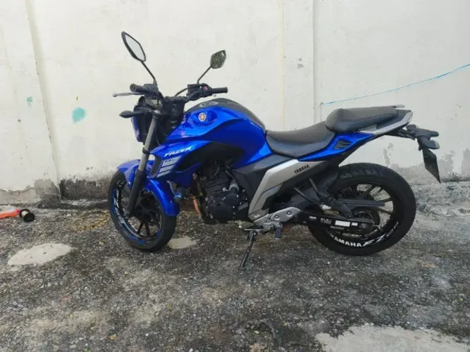 FZ25 FAZER FLEX COM BAIXO KM