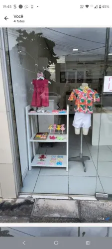 Repasso móveis e estoque de roupa infantil