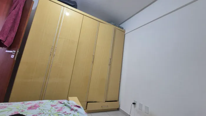 Guarda roupa Grande a venda, valor a negociar