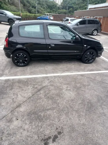 Renault Clio Campus Hi-flex 1.0 16V 3P 2010