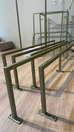 Araras de metalon | para loja de roupas 