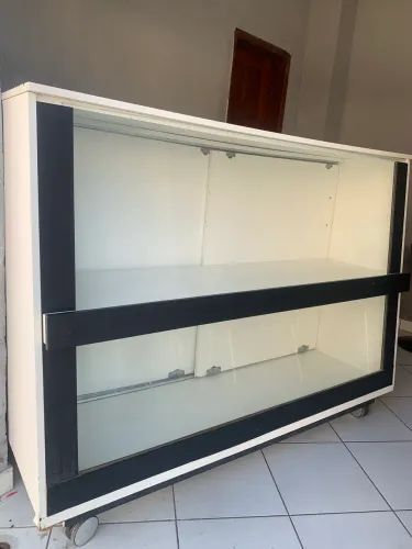 Vende-se balcão