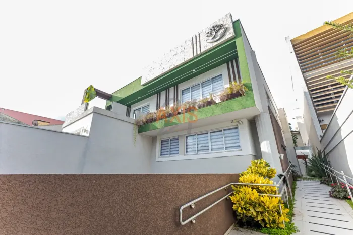 Casa Comercial à Venda na Rua Estado de Israel | Vila Izabel Curitiba