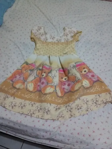 Vestido usado uma vez só 06 anos lindo de ursos 