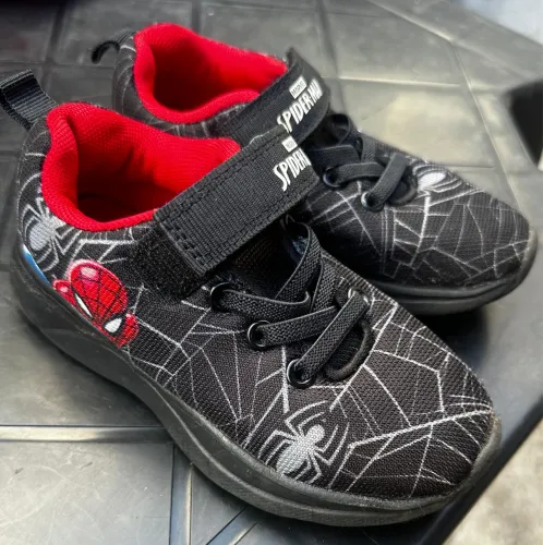 Tênis infantil homem aranha