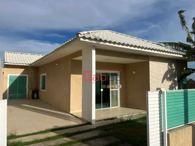 Casa com 3 dormitórios à venda, 300 m² por R$ 695.000 - São Mateus - São Pedro da Aldeia/R
