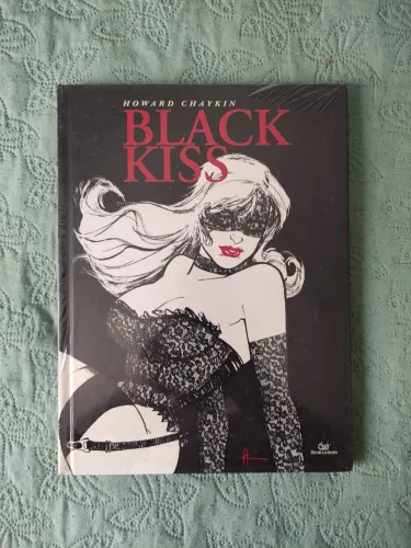 HQ Black Kiss