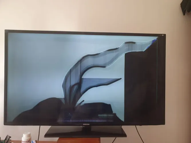 Tv Samsung 46 tela quebrada pecas