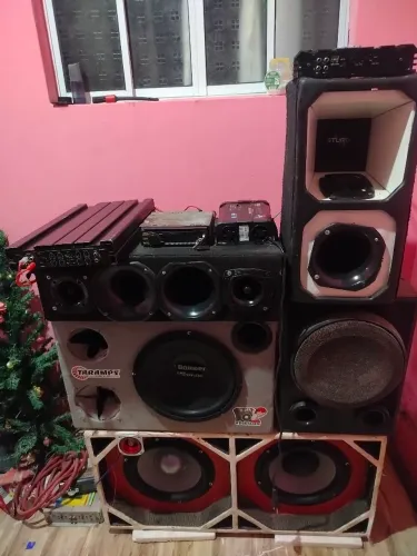 Vendo ou troco som automotivo completo usando em residência som top ZAP *29