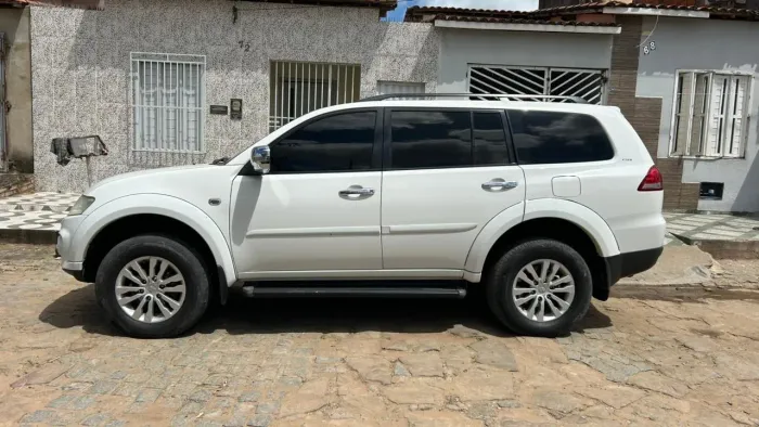 Mitsubishi Pajero Dakar HPE 3.2 4X4 T.I Dies 5P AUT 2014