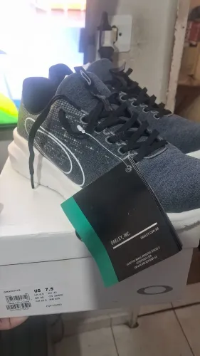Tenis Oakley Sem uso