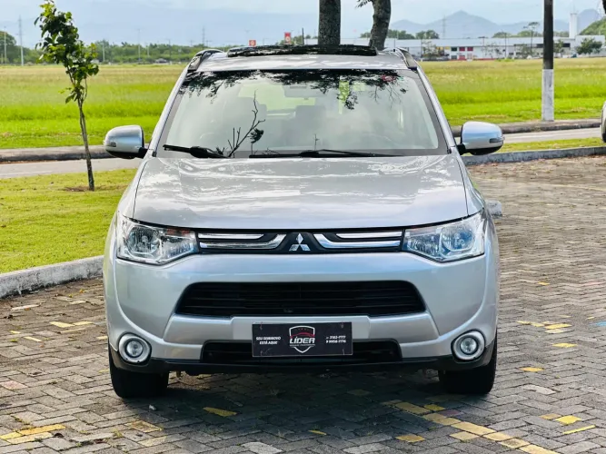Mitsubishi Outlander 2.0 16V 160cv Aut. 2014