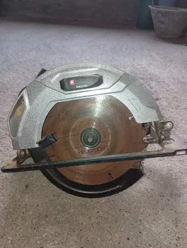 Vendo Serra circular, 220V.