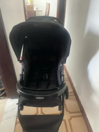Carrinho de bebê Cosco