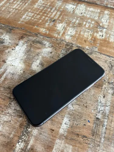 Vendo iPhone 11 preto 128GB