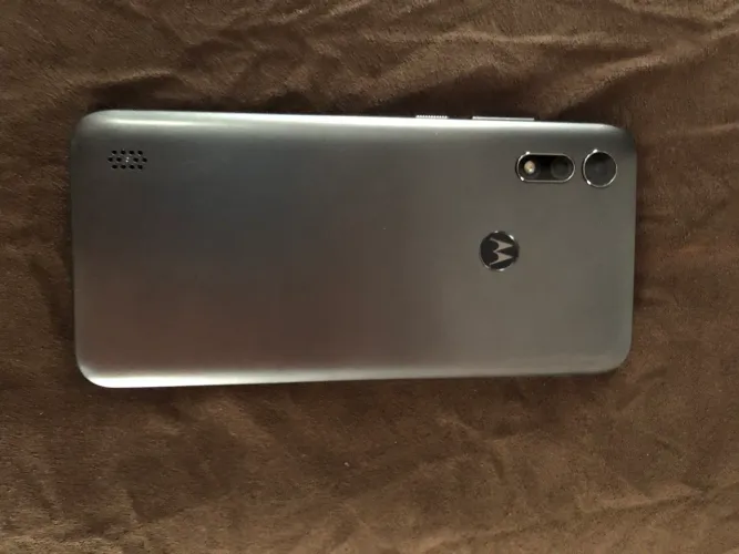 Vende-se um celular