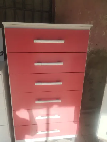 Komoda grande com 6 gavetas 
