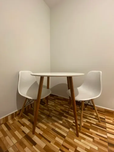 Mesa de Jantar + 2 Cadeiras Eiffel