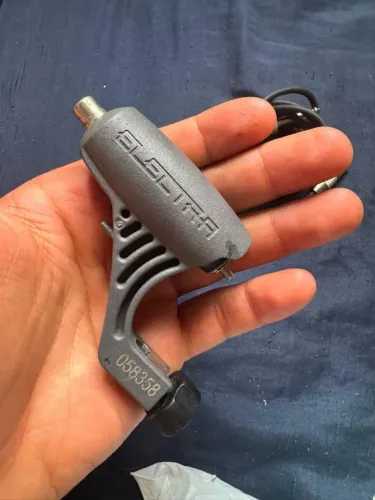 Máquina de tattoo + fonte Aston (com cabo) *NOVINHOS*